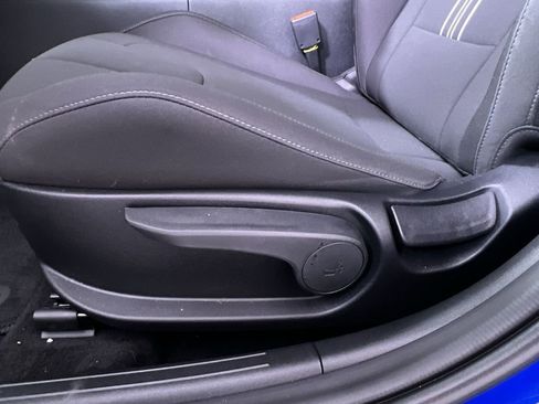 Used 2025 Hyundai Elantra SEL image 14