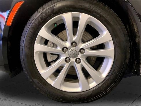 Used 2017 Chrysler 200 Limited Platinum w/ Mopar Interior Package FWD image 9