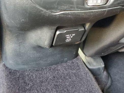 Used 2016 Jeep Cherokee Latitude w/ Safety/Convenience Group FWD image 10