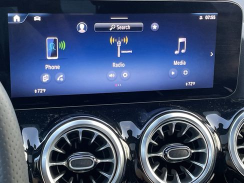 Certified 2025 Mercedes-Benz GLA 250 4MATIC image 31