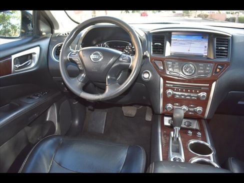 Used 2015 Nissan Pathfinder Platinum AWD/4WD image 33