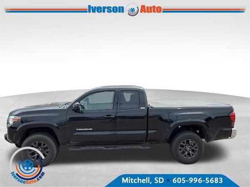 Used 2021 Toyota Tacoma SR5 AWD/4WD image 1