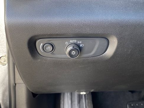 Used 2019 Chevrolet Traverse LS image 18