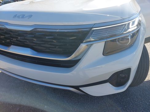 Used 2023 Kia Seltos S w/ Navigation Package image 31