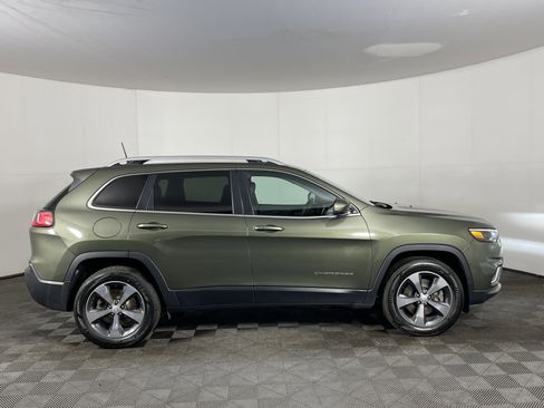 Used 2019 Jeep Cherokee Limited w/ Trailer Tow Group image 5