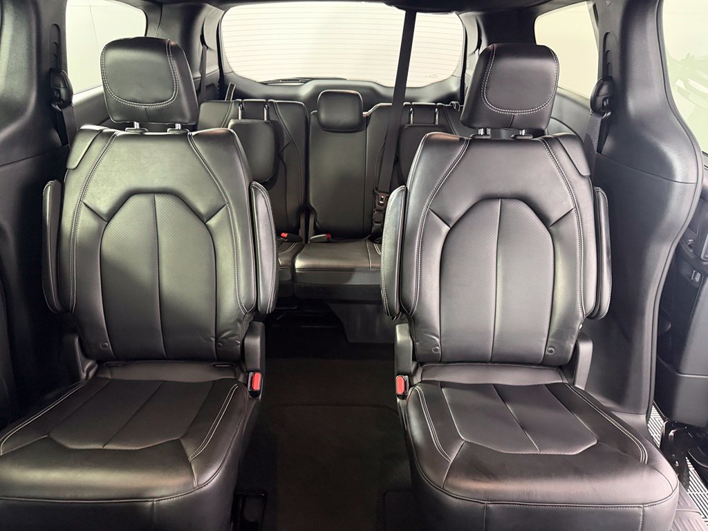 Certified 2026 Chrysler Pacifica Select FWD image 20