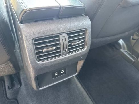 Used 2024 Nissan Rogue SV AWD/4WD image 17