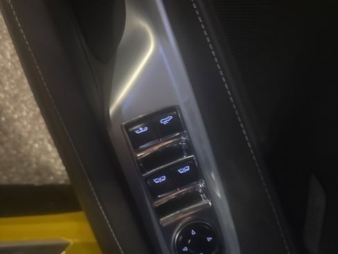 Certified 2025 Chevrolet Corvette Stingray Convertible w/ 1LT image 20