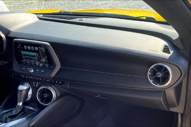 Used 2018 Chevrolet Camaro LT RWD image 13