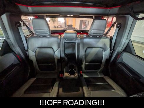 Used 2024 Ford Bronco Black Diamond w/ Sasquatch Package image 18