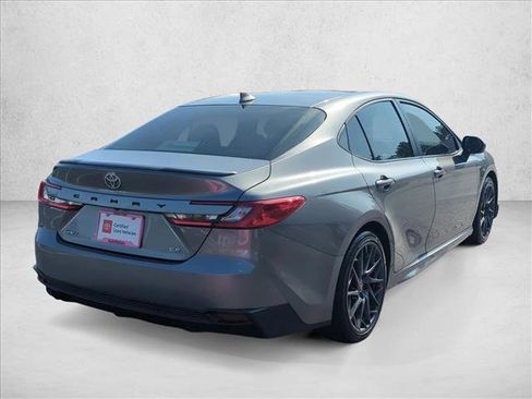 Certified 2025 Toyota Camry SE image 5