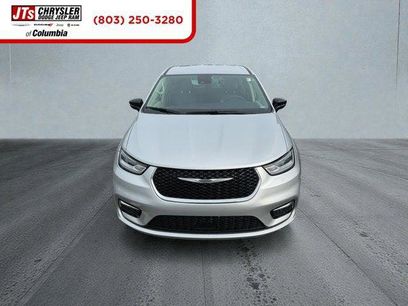 Certified 2024 Chrysler Pacifica Touring-L