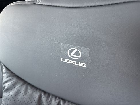 Used 2023 Lexus LS 500h AWD w/ Luxury Package image 24