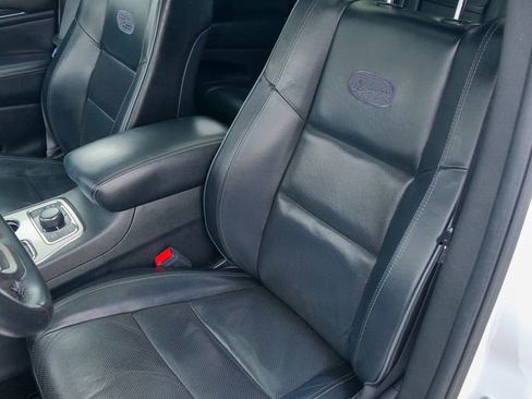 Used 2019 Jeep Grand Cherokee Overland AWD/4WD image 16