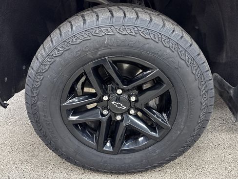 Used 2021 Chevrolet Silverado 1500 LT Trail Boss w/ LPO, Dark Essentials Package image 2