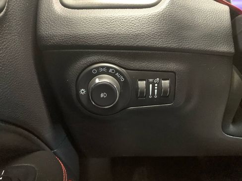 Used 2021 Jeep Compass Trailhawk AWD/4WD image 36