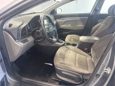 Used 2019 Hyundai Elantra SE image 11