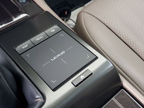 Used 2022 Lexus GX 460 Premium w/ Accessory Package image 27