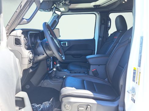 Used 2024 Jeep Gladiator Rubicon AWD/4WD image 10