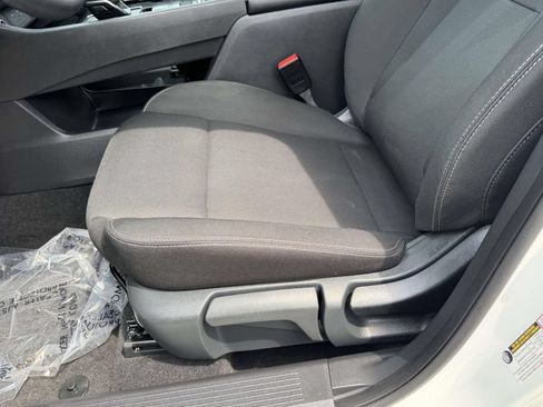 Used 2023 Nissan Rogue S FWD image 17
