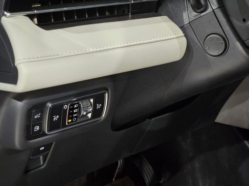 New 2025 Lincoln Nautilus Premier w/ Equipment Group 102A image 14