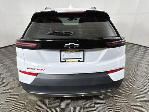 Used 2023 Chevrolet Bolt EUV LT w/ Redline Edition FWD image 4