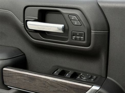 Used 2020 Chevrolet Silverado 1500 LTZ w/ LTZ Texas Edition image 26