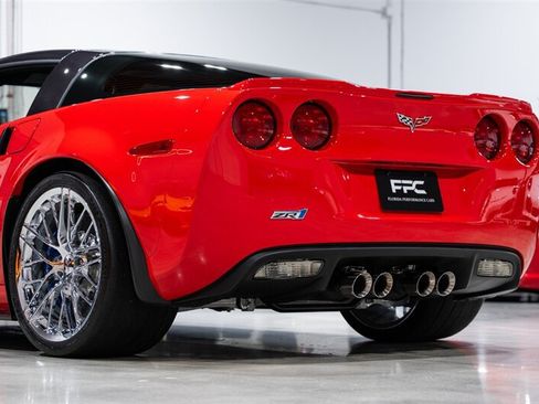 Used 2010 Chevrolet Corvette ZR1 w/ Preferred Equipment Group RWD image 14