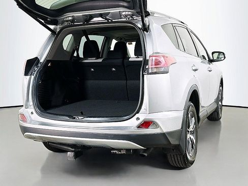 Used 2018 Toyota RAV4 XLE AWD/4WD image 23