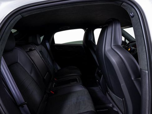 Used 2024 Porsche Cayenne Turbo GT image 17