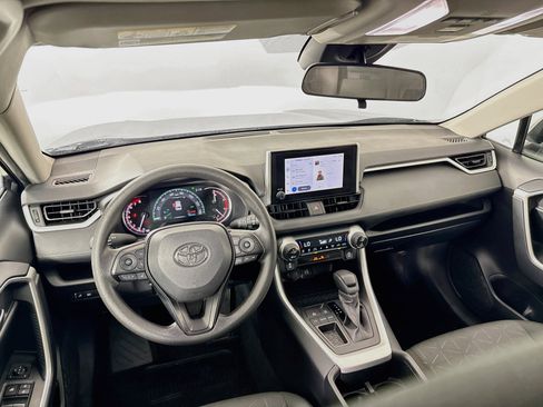 Used 2025 Toyota RAV4 XLE FWD image 21