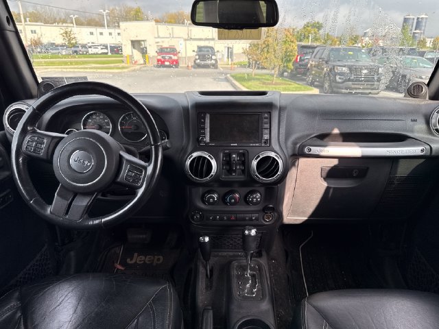 Used 2014 Jeep Wrangler Unlimited Sahara w/ Dual Top Group AWD/4WD image 22