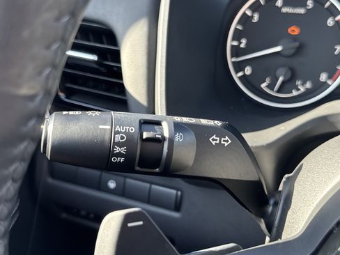 Used 2021 Nissan Rogue SL image 16