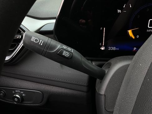 Used 2025 Chevrolet TrailBlazer LT image 32