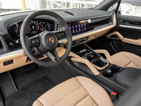 Certified 2026 Porsche Cayenne image 4