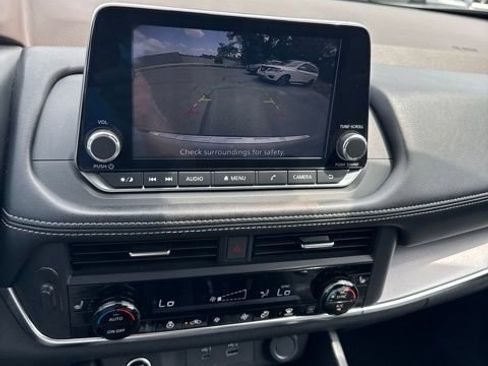 Certified 2023 Nissan Rogue SV w/ SV Premium B Package AWD/4WD image 16