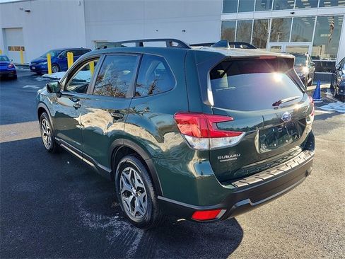 Used 2022 Subaru Forester Premium image 4