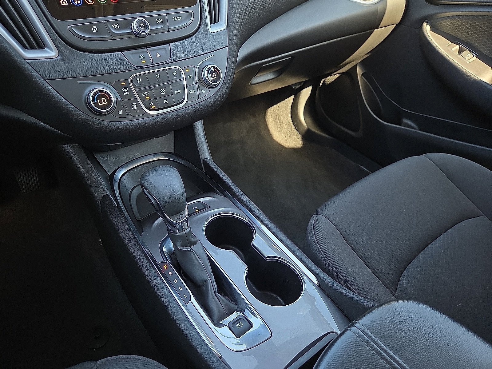 Used 2024 Chevrolet Malibu LT FWD image 25