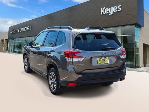 Used 2020 Subaru Forester Premium AWD/4WD image 7