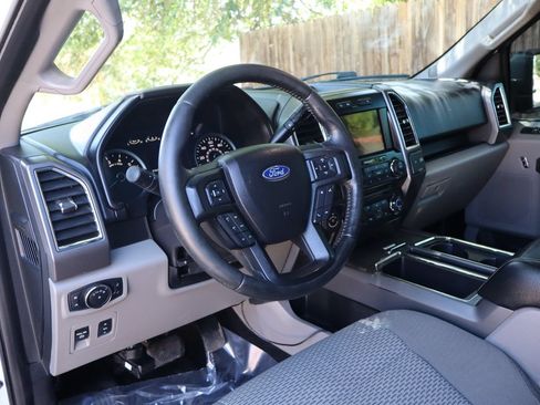 Used 2017 Ford F150 XLT w/ Equipment Group 302A Luxury AWD/4WD image 15