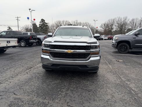 Used 2018 Chevrolet Silverado 1500 LT image 2