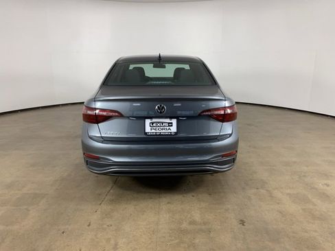 Used 2022 Volkswagen Jetta Sport image 10