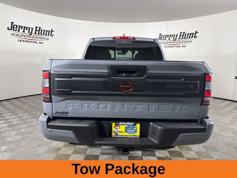 Used 2025 Nissan Frontier PRO-4X AWD/4WD image 6