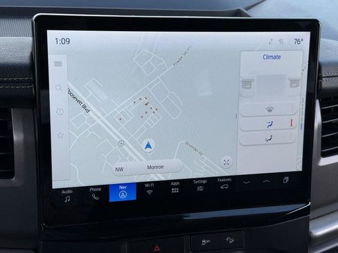 Used 2022 Ford Expedition Max XLT image 15