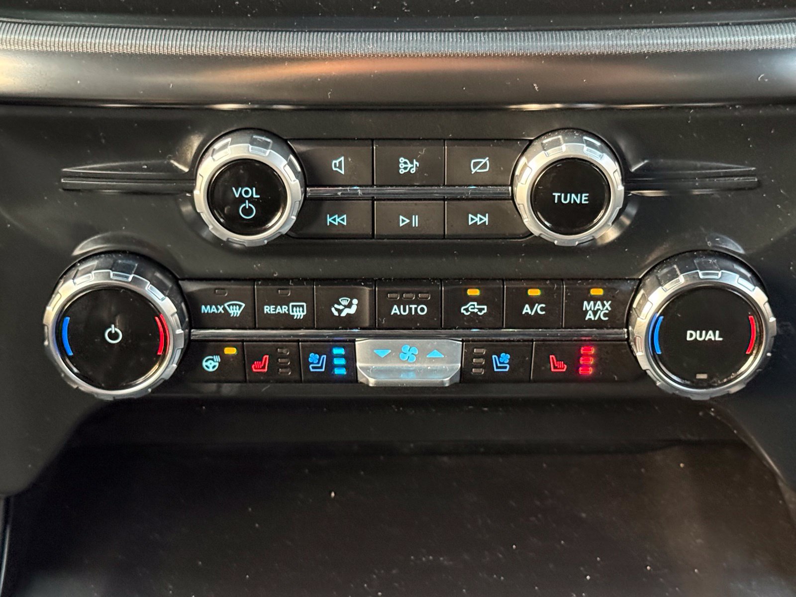 Used 2024 Ford F150 Lariat AWD/4WD image 26