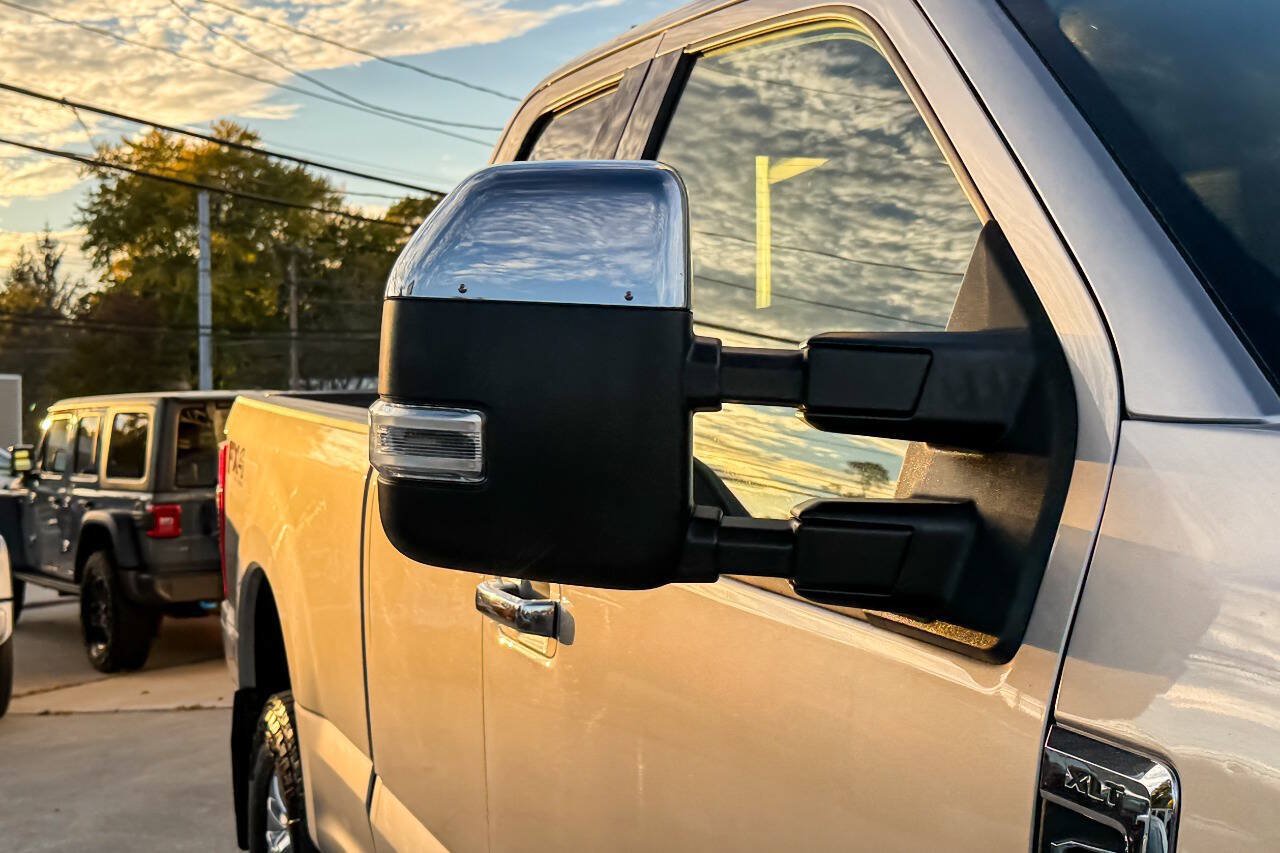 Used 2020 Ford F350 XLT w/ XLT Premium Package AWD/4WD image 10