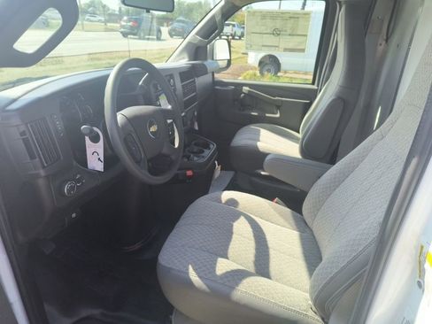 New 2025 Chevrolet Express 3500 w/ Power Convenience Package image 25