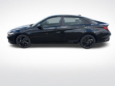 Used 2026 Hyundai Elantra Sport FWD image 2