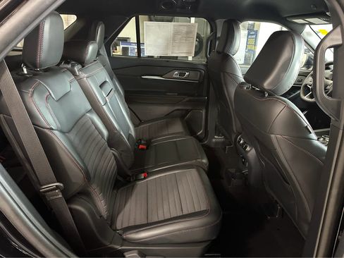 Used 2025 Ford Explorer ST-Line w/ Premium Package AWD/4WD image 44