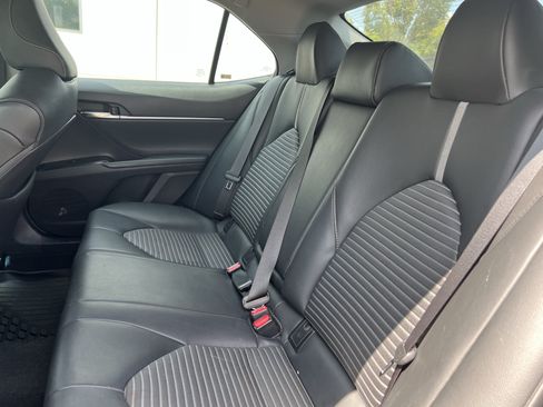 Used 2019 Toyota Camry SE FWD image 33